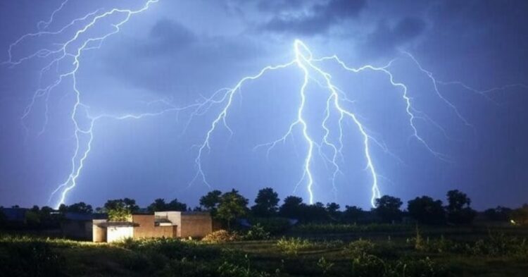 Bihar Lightning Tragedy: Five Killed, Seven Injured As Thunderstorms Strike Banka; Father and 7-Year-Old Son Among Victims