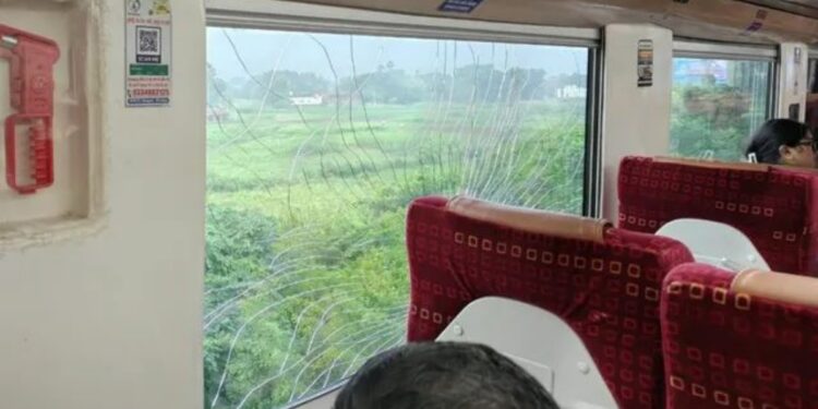 Stone Hits Patna-Gomti Nagar Vande Bharat Near Bihta, No Injuries Reported