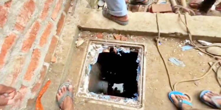 Four Labourers Die of Suspected Toxic Gas Exposure Inside Septic Tank in Gopalganj