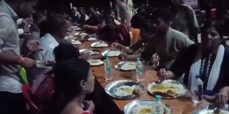 Indian tourists in Sitamarhi after surviving Nepal floods
