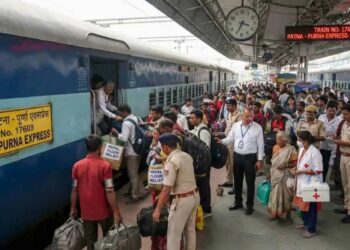 Passengers stranded in Nepal arrive at Patna before continuing their journey with special railway arrangements.