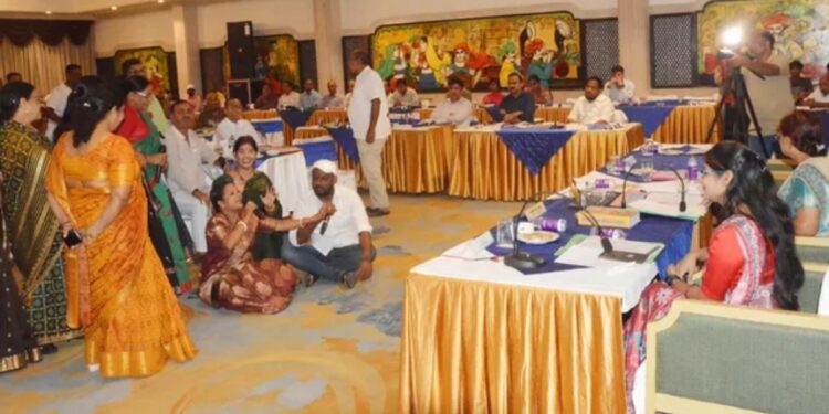 Patna Municipal Corporation Board Meeting Erupts In Uproar: Freehold Rights For 3,631 Properties Stalled, Tax Issues Spark Questions