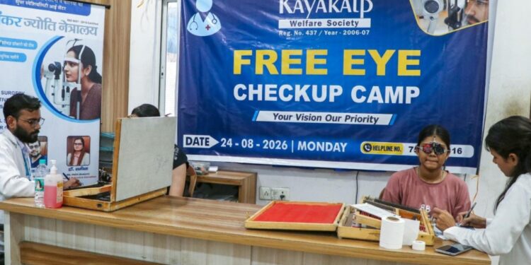 Free Eye Check-Up Camp Held in Patna’s Buddha Colony, Residents Benefit