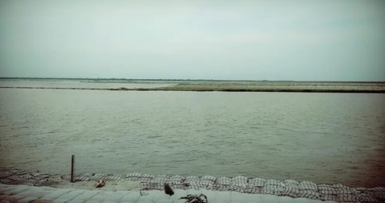 Ganga Water Level Rises in Patna: Roads at Mahavir Ghat Submerged, SDRF and NDRF on Alert
