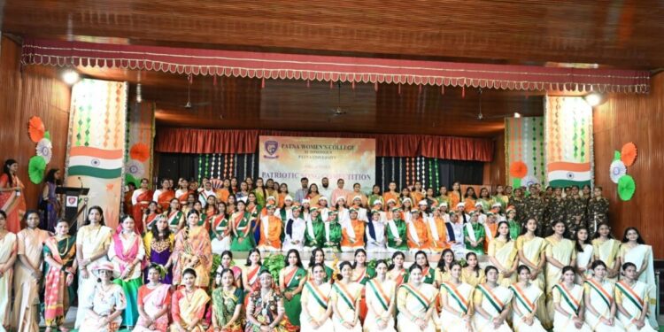 Patna Women’s College Echoes With Patriotic Melodies; Mixed Hostel, History and B.Com Teams Win
