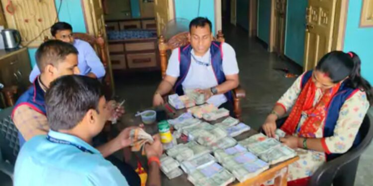 EOU Raids Bihar Open Schooling Board Deputy Director’s Properties; ₹34.5 Lakh Cash Seized