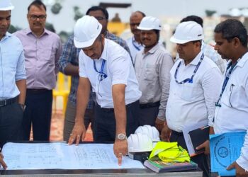 Bihar Energy Secretary Reviews Power Projects in Hajipur, Directs Timely Completion of Pending Works