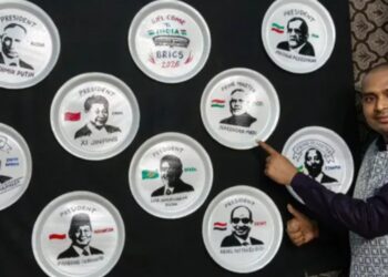 Motihari Sand Artist Madhurendra Turns Leaves Into Canvas, Creates Portraits of 9 BRICS Leaders