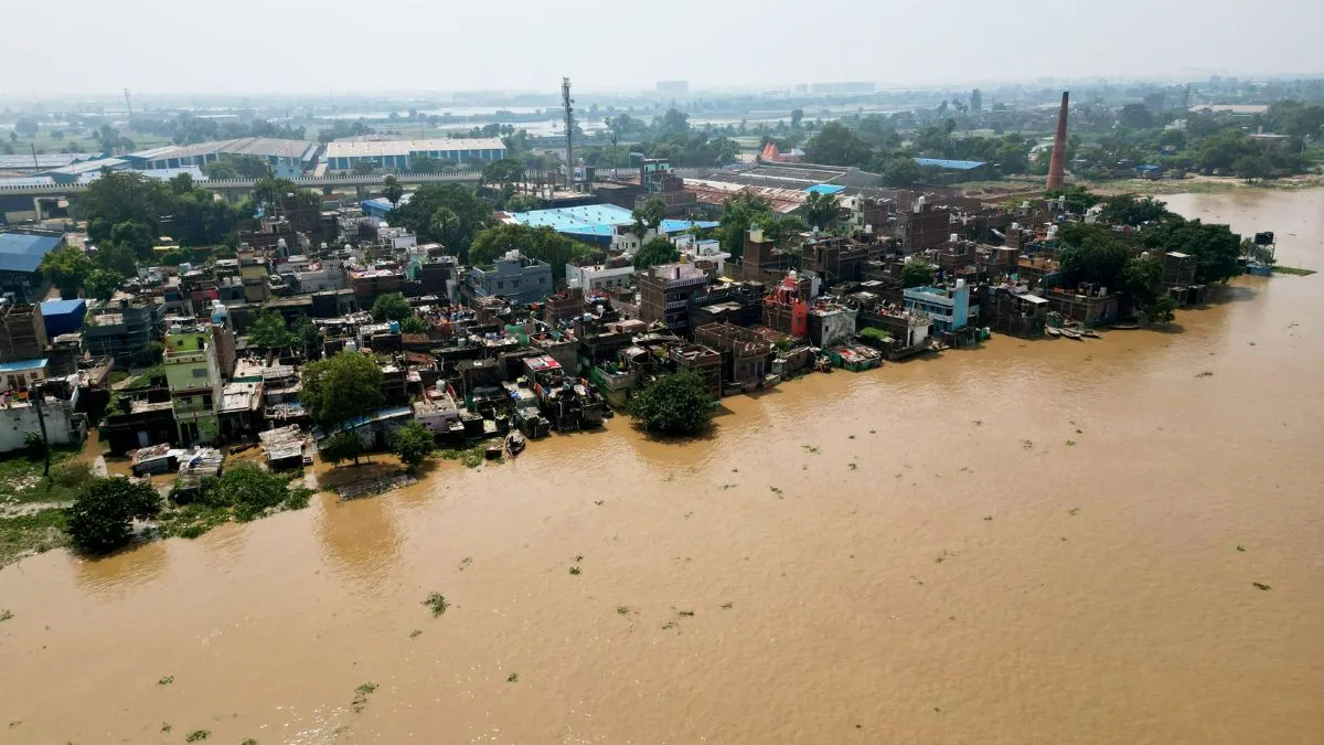 Bihar Flood Crisis Deepens: 6.65 Lakh Affected Across 18 Districts, Patna-Gaya Trains Hit