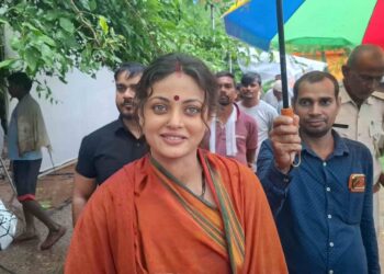 Sneha Ullal Turns ‘Bihar Ki Chhori’ In Gaya: Actress Spotted In Saree And Bindi During Ardhanayak Shoot, Shares Special Message For Bihar