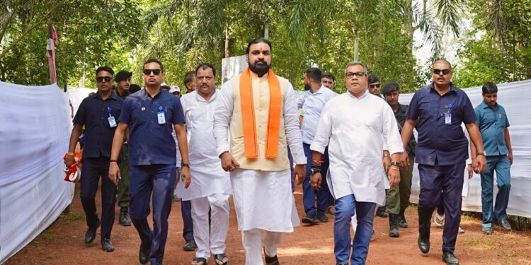 Samrat Chaudhary Visits Bhimbandh Eco-Tourism Area, Promises Development for Tribal Community