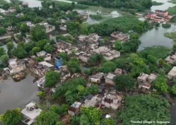Flooded village in Begusarai