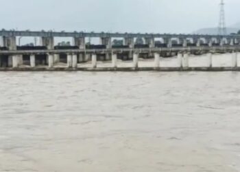 Gandak River flowing at a record 91.25 metres near Bagaha in West Champaran