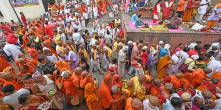 Lost in the Pitru Paksha Crowd? Gaya Administration Plans Barcoded Wristbands for Children