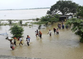 Representative image of rising Gandak River floodwater near West Champaran after high discharge from Valmikinagar Barrage