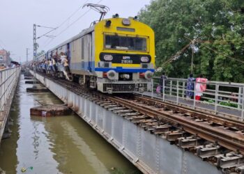 Floodwaters Reach Rail Bridge in Patna: 10 Trains Cancelled Sunday, Purnia Court-Hatia Express Diverted
