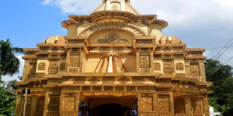 Representative image of Patna’s 80-foot Durga Puja pandal inspired by Tamil Nadu’s Mahalakshmi Temple