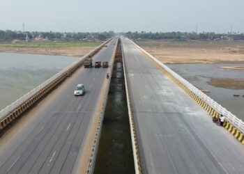 Digha-Sonpur six-lane bridge over the Ganga under construction in Bihar
