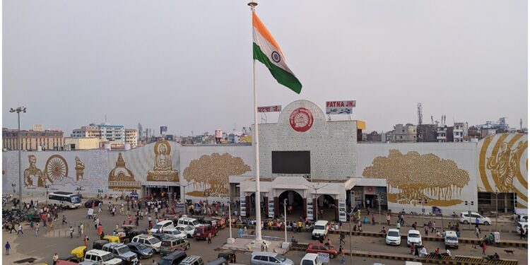 Patna Junction VMD Screen To Be Removed As Metro Work Reshapes Smart City Assets