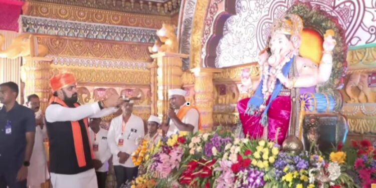 Patna’s Lalbaugcha Raja Steals the Spotlight With Rs 55 Lakh Crown as CM Samrat Chaudhary Performs Aarti