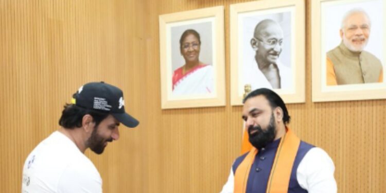 CM Samrat Chaudhary Meets Actor and Social Worker Sonu Sood in Patna