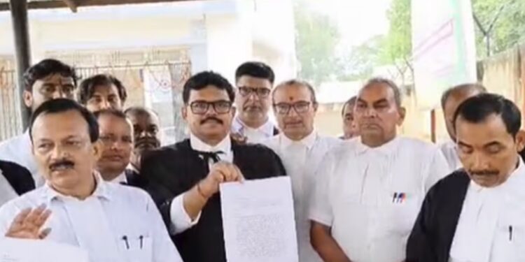 Motihari Lawyer Attack: Advocates Give Police 48 Hours to Arrest Accused, Warn of Agitation