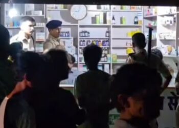 Darbhanga Medical Store Raided After Suspected Sale of Intoxicating Drugs; Large Quantity of Tablets Seized