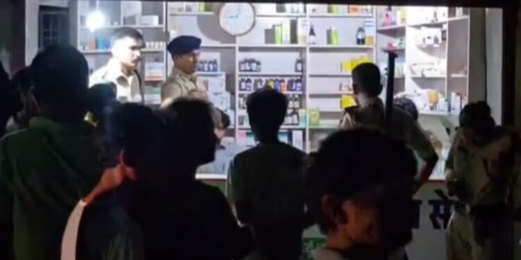 Darbhanga Medical Store Raided After Suspected Sale of Intoxicating Drugs; Large Quantity of Tablets Seized