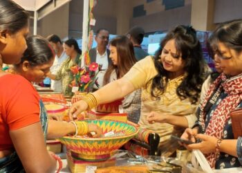 Bihar Saras Mela Sees Rs 1.26 Crore Sales in 5 Days; 1.25 Lakh Visitors Flock to Patna