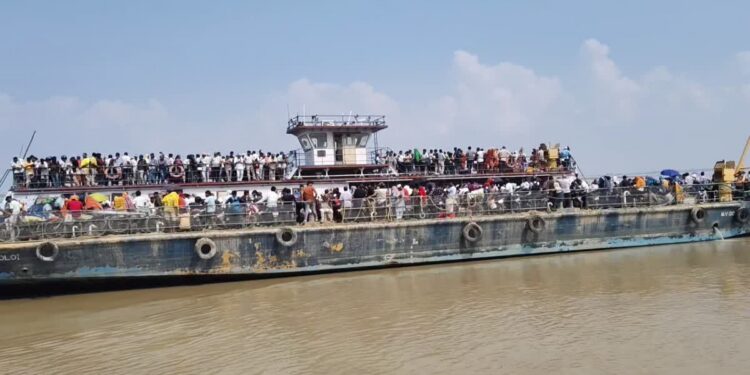 Ferry vessel operating on the Ganga between Bhagalpur and Naugachhia after Vikramshila Setu closure