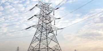 Representative image of electricity transmission towers, illustrating Bihar’s proposed power line connecting Pirpainti to Jhanjharpur via Begusarai and Darbhanga.