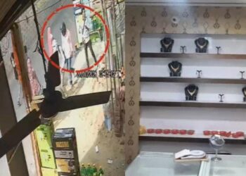 Sasaram Jeweller Held Hostage As Robbers Loot Rs 3 Crore In Jewellery