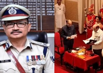 Former Bihar DGP Vinay Kumar takes oath as State Chief Information Commissioner at Raj Bhavan in Patna