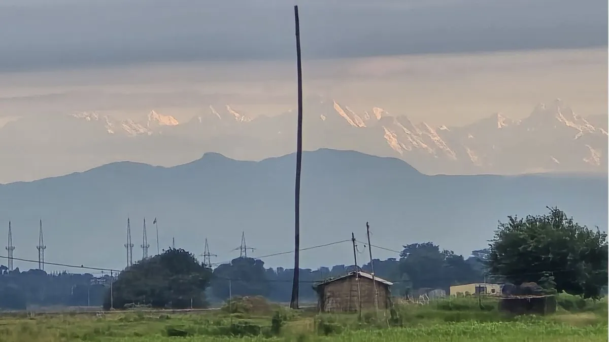 Himalayas Become Visible From Bihar’s West Champaran, Madhubani Amid Cyclone Arnab