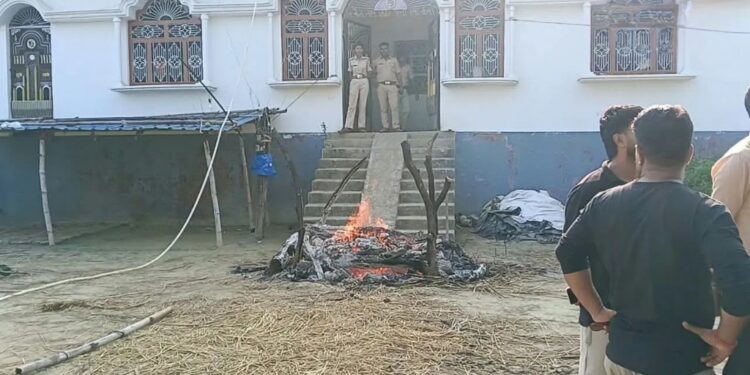 Gopalganj: Family Burns Student’s Body Outside Accused’s House After Her Death