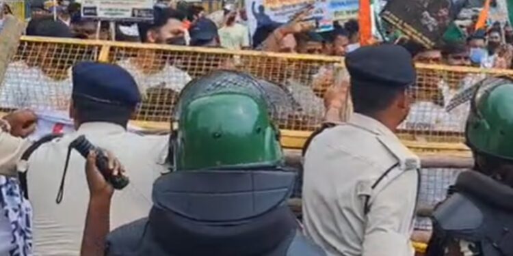 Bihar Daroga Aspirants Protest in Patna, Demand Fresh Review of Exam Cancellation