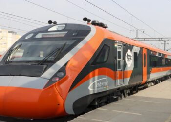 Vande Bharat Express train representing the additional festival special service between Patna and New Delhi.