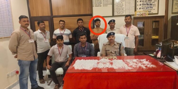 Railway Protection Force Recovers 14.835 Kg Silver And Jewellery At Gaya Junction