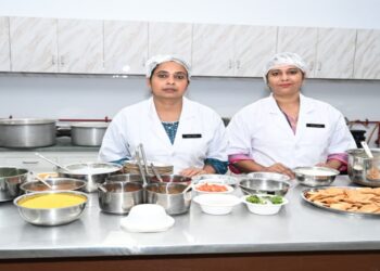 Patna Women’s College Home Science Students Prepare Papdi Chaat And Dahi Bada During Cafeteria Training