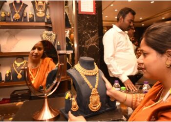 Sharad Purnima, Ravi Pushya Nakshatra Offer Alternatives To Dhanteras Shopping Rush