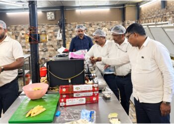 Food Safety Violations Found In Patna Hotels And Restaurants, Stale Food Destroyed