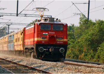 Delhi-Patna Trains For Durga Puja Travel: Regular And Special Services To Check