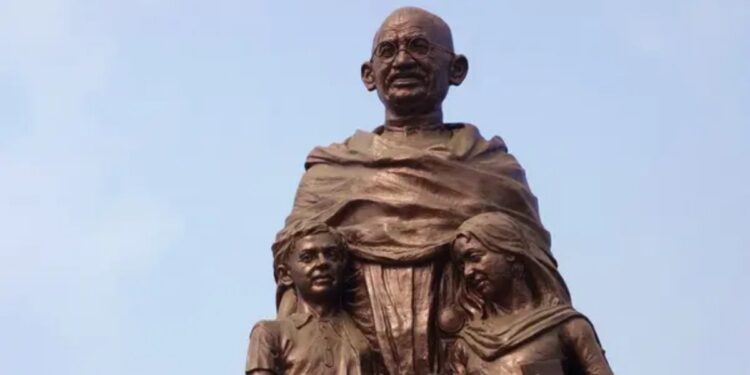 Patna’s Gandhi Maidan Hosts State Ceremony on Mahatma Gandhi’s Birth Anniversary