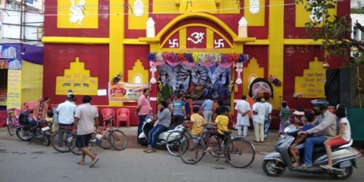 Patna traffic police announce route diversions, heavy vehicle restrictions and no-parking zones around Gandhi Maidan, Dak Bungalow and Ashok Rajpath from October 17 to 20 during Durga Puja 2026.