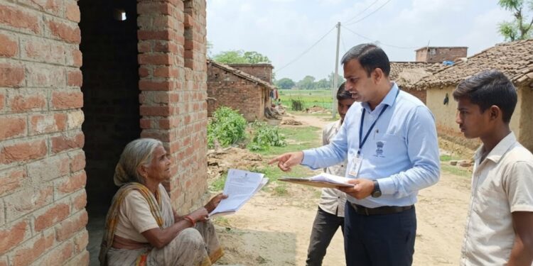 PM Awas Yojana Irregularity in Jamui: Six Families Found Taking Benefits in Bihar and Jharkhand, Recovery Begins